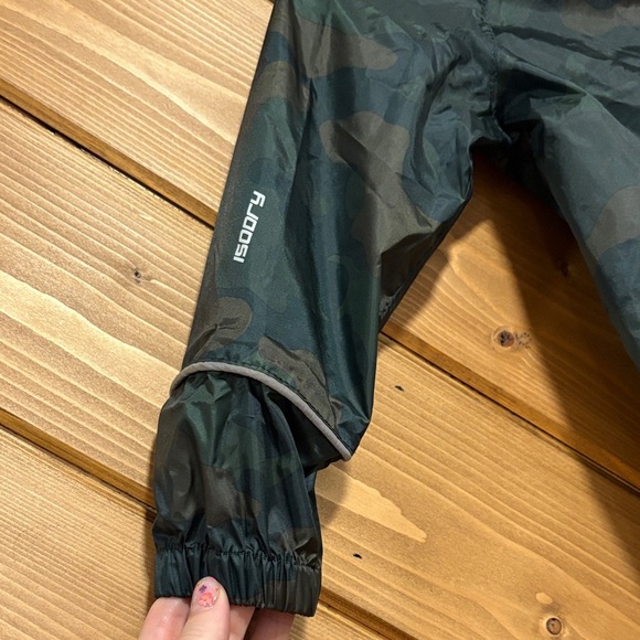 Puddle Kids Camouflage Printed Waterproof Rain Suit
Mountain Warehouse Size 2-3 - Picture 5 of 7